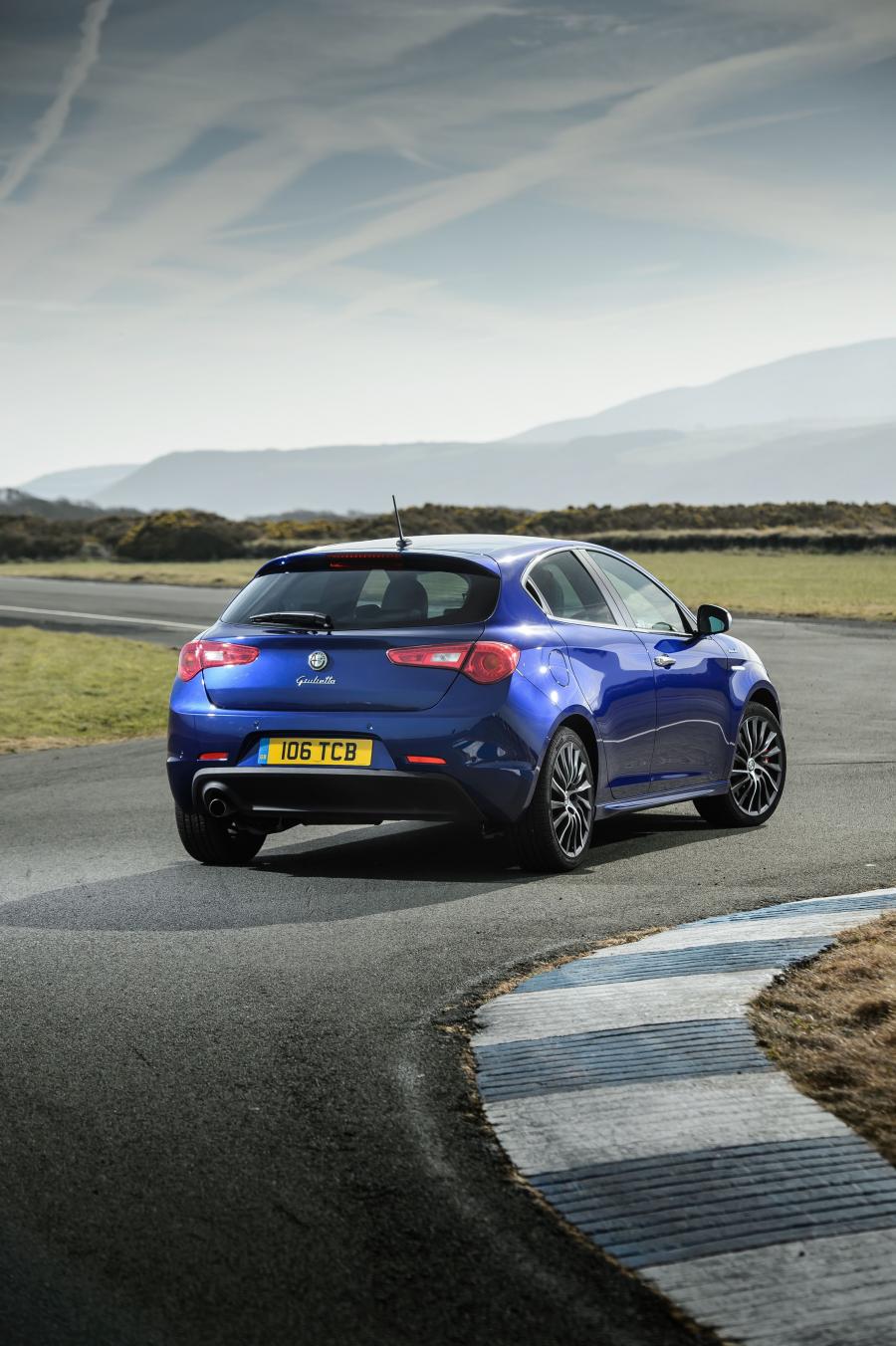  Alfa Romeo Giulietta Sportiva (940) 2014 года  (UK) (фото 36 из 48)